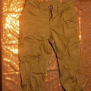 Cargo Khaki Capris